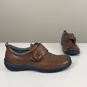 Ecco Shore Slip On Walking Shoe Size 38 (US 8)